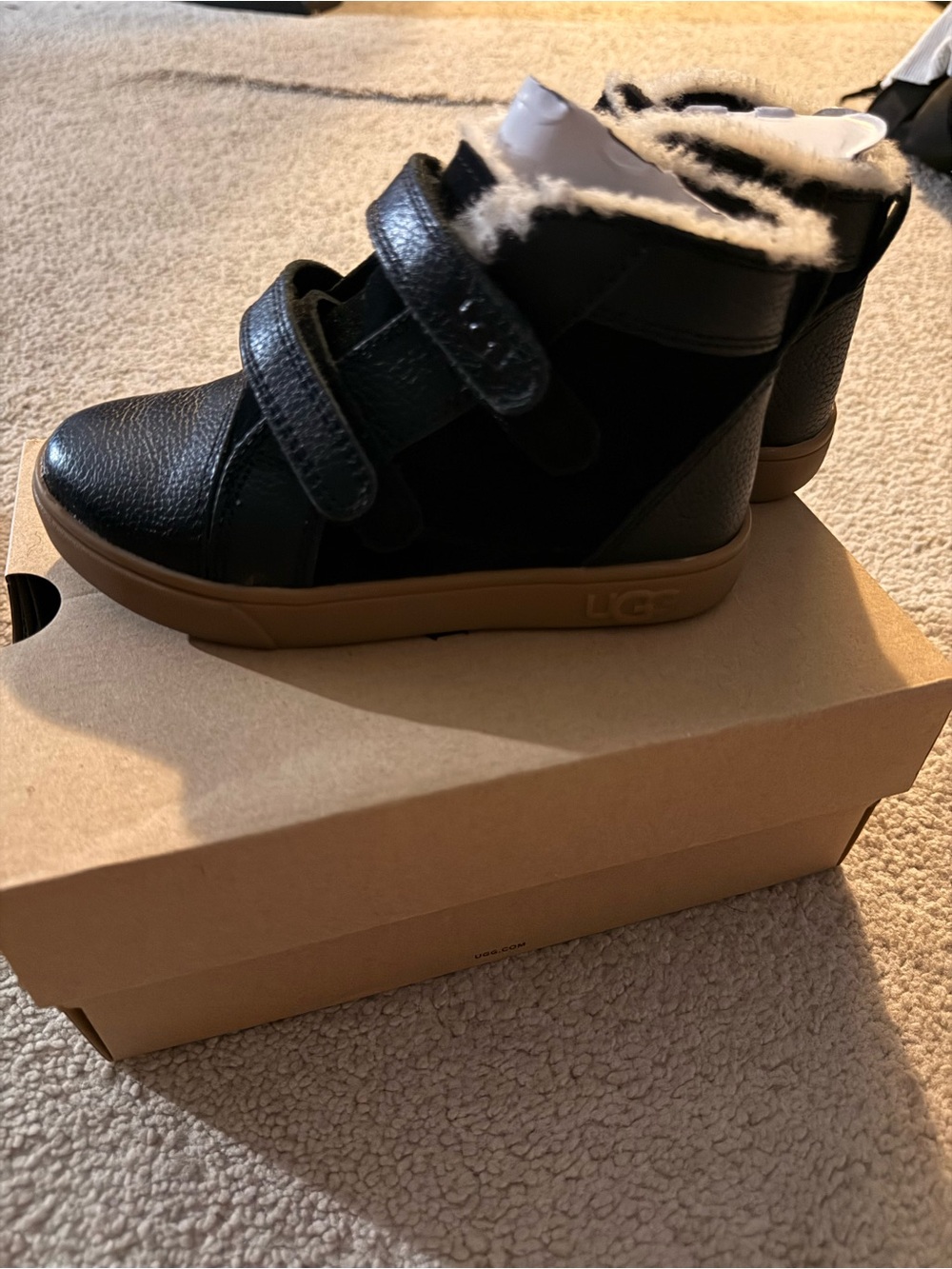 UGG Kids Black Leather Shearling-Trim Velcro High-Top Boots